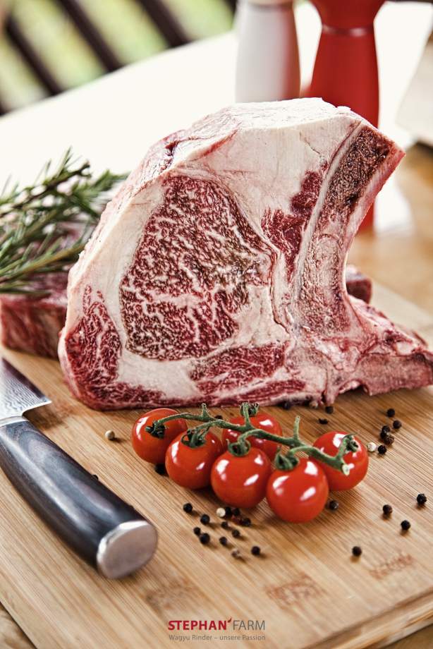 Rindersteak mit Tomaten und Gewürzen