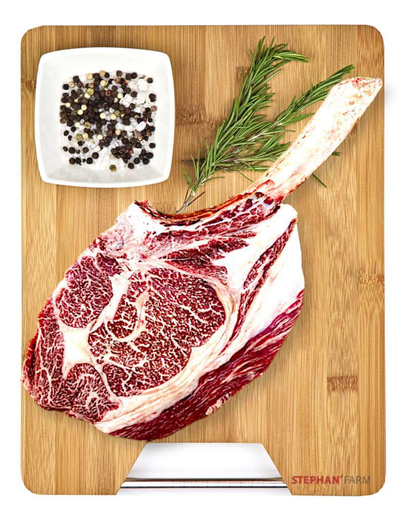 Wagyu-Tomahawk-Steak mit Gewürzen