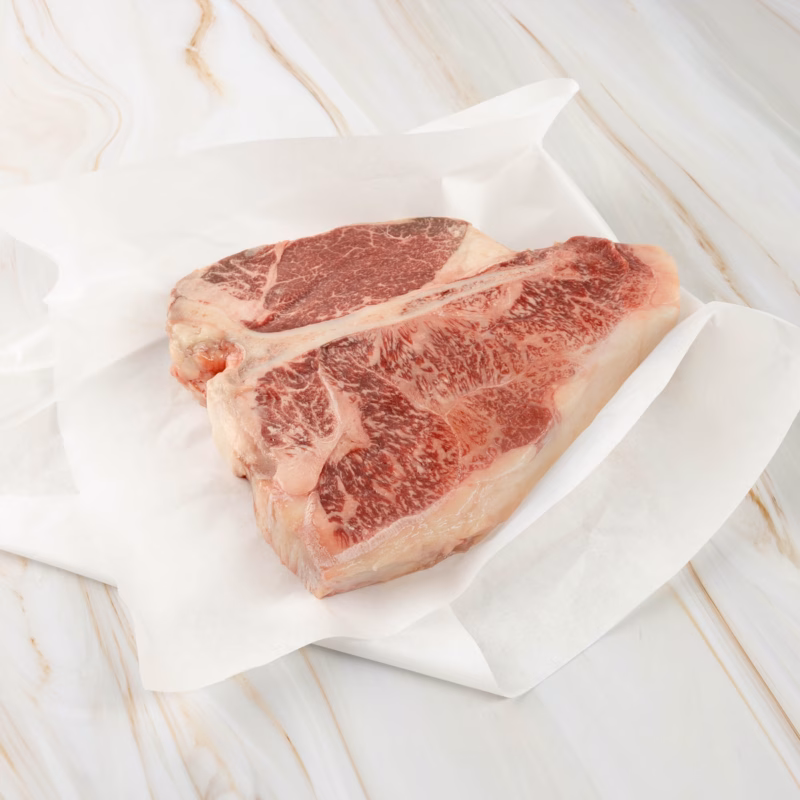 Ein großes Stück rotes Fleisch.